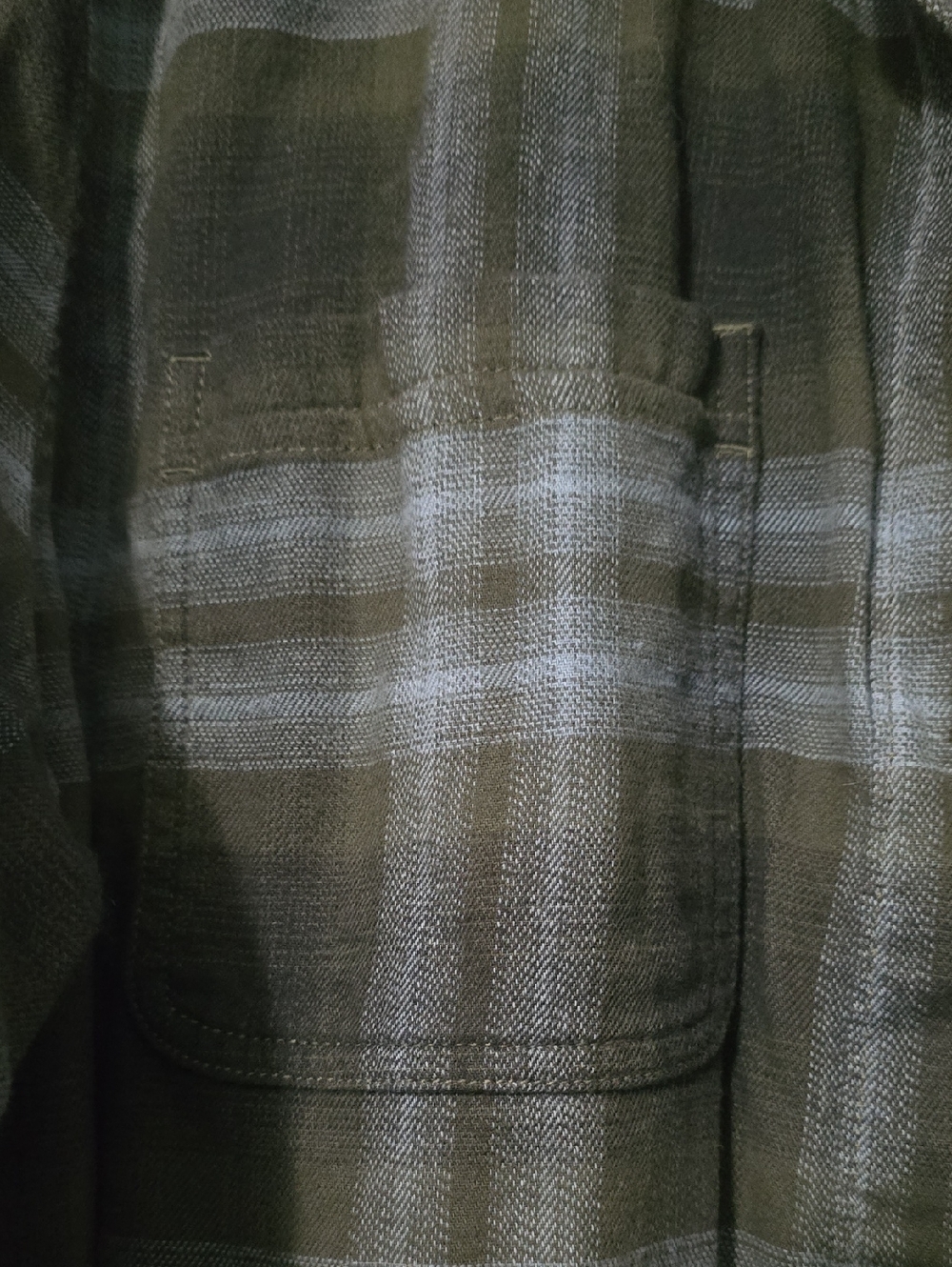Carhartt Women's Rugged Flex Green And Brown Plaid Flannel Shirt - Picture 3 of 6